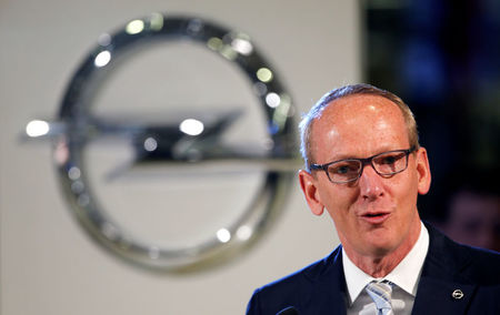 Le patron d'Opel prévoit de démissionner dès le rachat par PSA