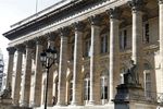 Les doutes sur l'inflation font plier les bancaires et les taux