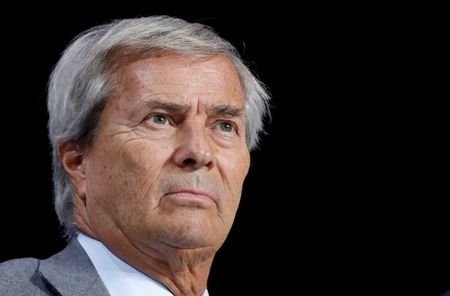 Bolloré réclame 13 millions d'euros au CSA après l'affaire Hanouna