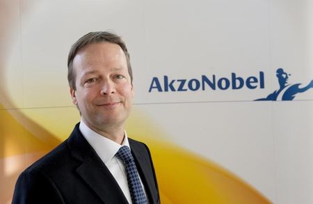 Akzo Nobel annonce le départ du DG Büchner pour raisons de santé