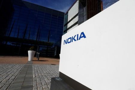 Nokia gagne des parts de marché, le titre monte