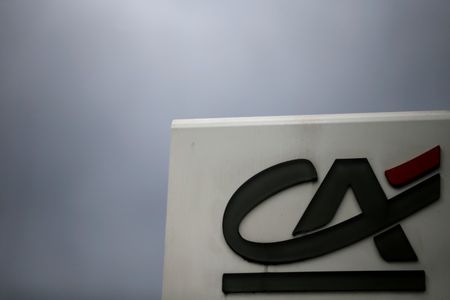 Italie: Une opération du Crédit Agricole repoussée à septembre
