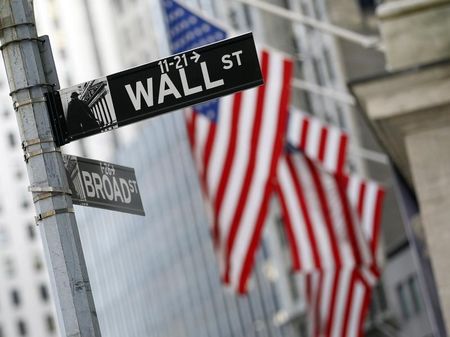Wall Street : Timide hausse à Wall Street, Trump démantèle deux commissions