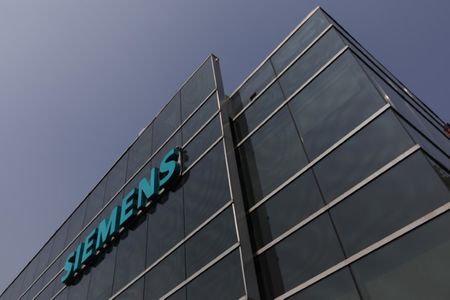 Ferroviaire: Siemens choisira Alstom ou Bombardier