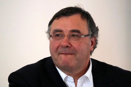 Pétrole: La demande mondiale va croître fortement en 2017, selon Pouyanné