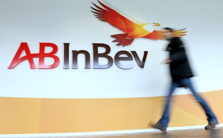 La hausse des prix compense le recul des ventes pour AB InBev