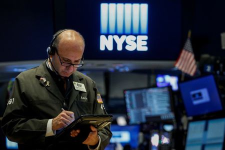 Wall Street : Le Dow Jones gagne 0,14%, le Nasdaq cède 0,35%