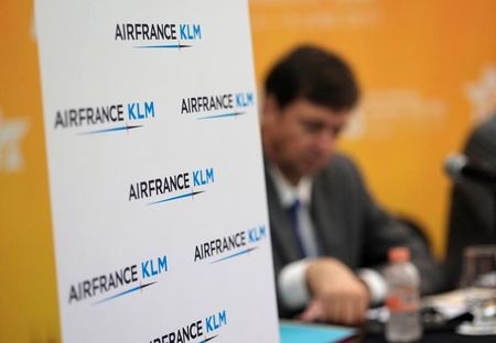 AF-KLM: Charge pour retraites, positif sur les recettes unitaires