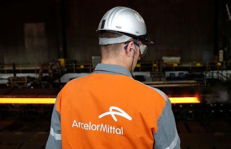 ArcelorMittal et Nippon Steel créent une coentreprise pour racheter Essar Steel