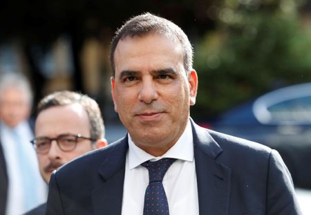 Marché : Le patron de T. Italia menace de partir si Elliott l'emporte