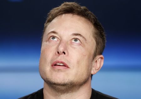 Marché : Tesla: Musk fait amende honorable après avoir snobé des analystes