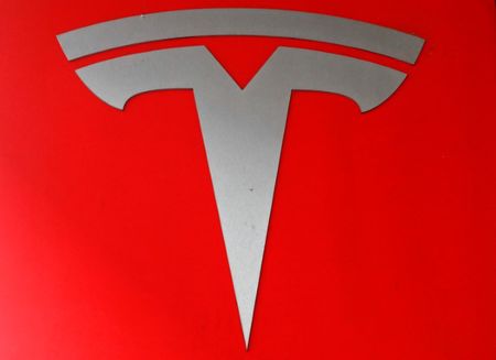 Marché : Tesla transige après une plainte collective contre Autopilot
