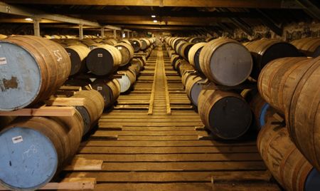 Diageo va racheter pour 2 milliards de livres d'actions, après des ventes solides