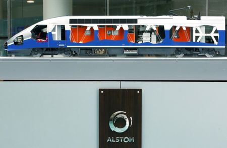 La SNCF commande 100 TGV à Alstom pour près de 3 milliards d'euros