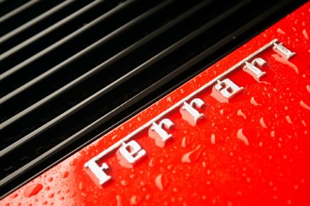Marché : Ferrari confirme ses prévisions sous la houlette d'un nouveau patron