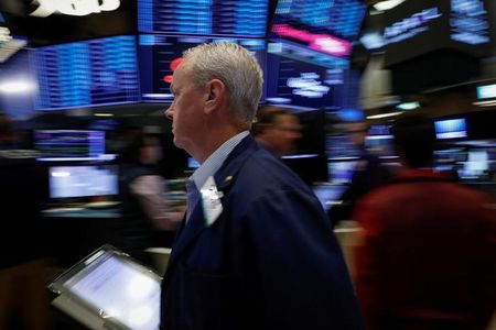 Wall Street : Wall Street rebondit avec Walmart et le commerce