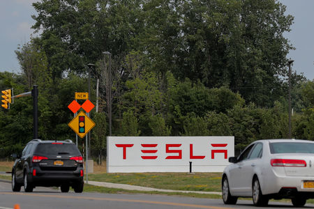 Marché : Le constructeur automobile Tesla restera coté en Bourse