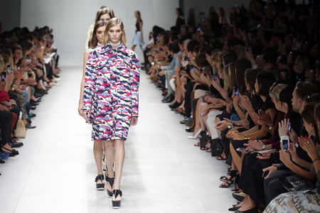 Marché : Mode: Carven passe dans les mains du chinois Icicle