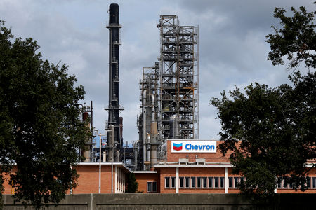 Chevron double son bénéfice grâce à une production de brut record