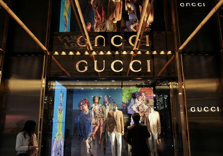 Kering internalise son e-commerce et se sépare de YNAP (Richemont)