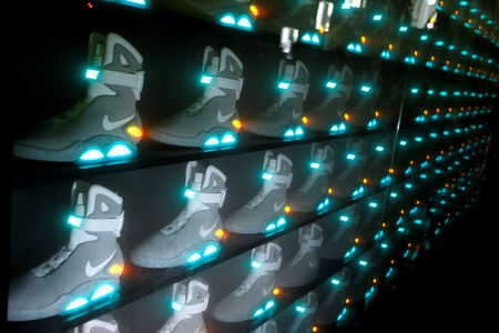 Nike bat le consensus grâce aux ventes en ligne, le titre grimpe
