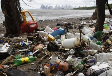 Total rejoint une alliance pour éliminer les déchets plastiques