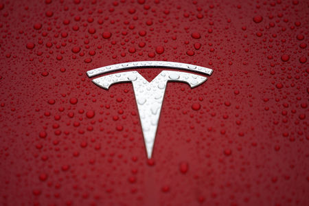 Marché : Tesla promet un retour au profit après des pertes au 1er semestre