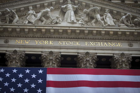 Wall Street : Wall Street portée par des signes de relance et le commerce