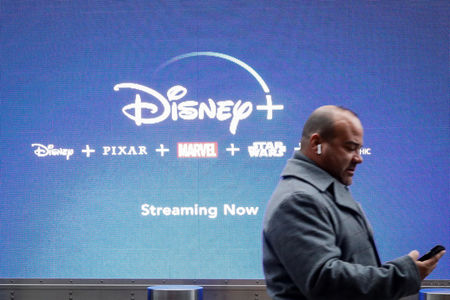 Marché : Disney lance sa plateforme de streaming, se dit victime de son succès