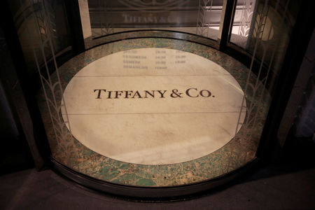 LVMH relève son offre sur Tiffany et accède à ses comptes