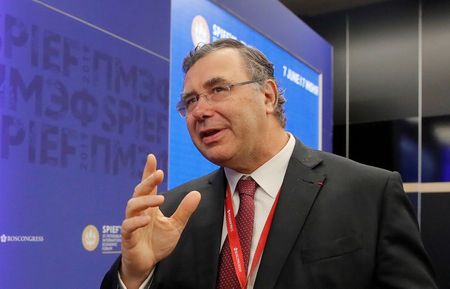 Total veut cesser de vendre du fioul pour centrales thermiques, dit le PDG