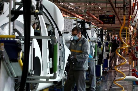 Renault envisage de fermer trois sites en France