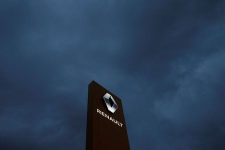 Renault va restructurer des usines en France et supprimer des emplois