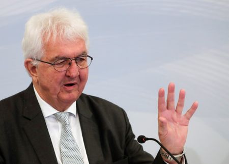 Marché : On ne peut pas exclure que la BCE achète un jour des actions, dit Holzmann