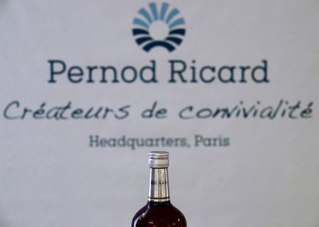 Pernod Ricard revoit en hausse sa prévision de résultat annuel
