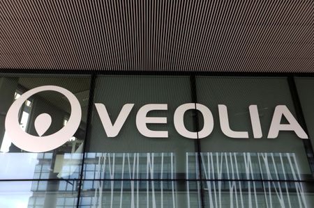 Veolia propose de racheter 29,9% de Suez à Engie avant une OPA