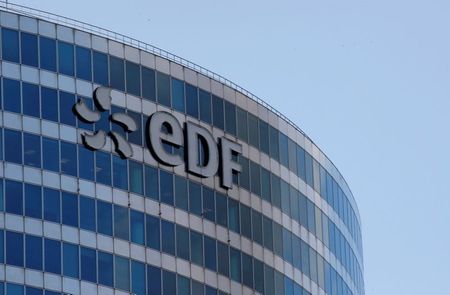 La réorganisation potentielle d'EDF devrait maintenir son intégrité, selon Lévy