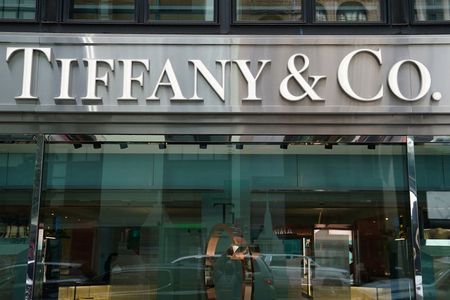 Discussions indirectes Tiffany-LVMH en vue d'un compromis, rapporte la chaîne CNBC