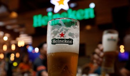 Heineken anticipe une fin d'année volatile après la reprise estivale