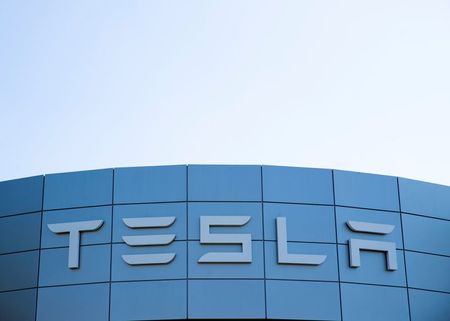 Wall Street : Tesla va intégrer en décembre l'indice S&P-500, le titre grimpe