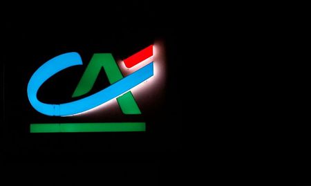 Rome autorise le rachat de la banque Creval par Credit agricole Italie, selon des sources