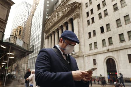 Wall Street : Les technos pèsent sur le Nasdaq et le S&P 500, qui clôturent en baisse