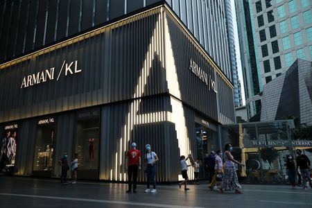 Marché : Giorgio Armani n'envisage une alliance que 100% italienne