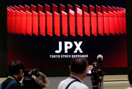 Tokyo : Tokyo finit en baisse de 0,44%, Toshiba grimpe