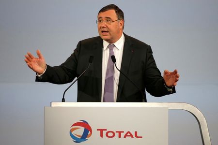 Plainte contre le PDG de Total sur l'implantation à Polytechnique