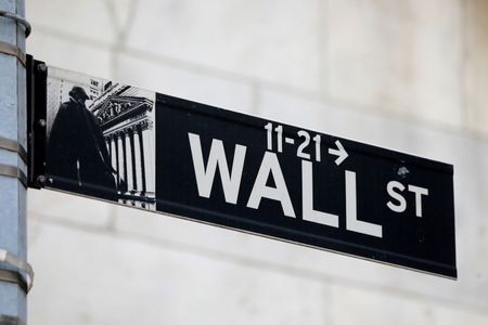 Wall Street : Wall Street finit en hausse, records de clôture pour le Dow, le S&P-500 et le Nasdaq