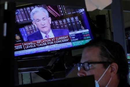 Wall Street : Wall Street termine dans le vert, records de clôture pour le Nasdaq et le S&P 500