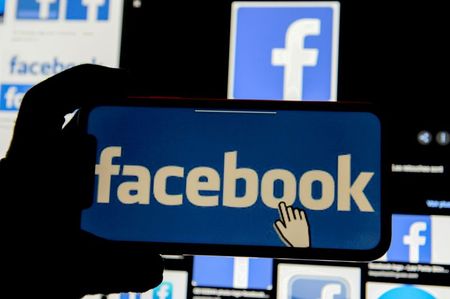 Droits voisins: Facebook signe un accord avec plusieurs éditeurs de presse français