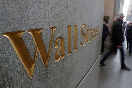 Wall Street : Wall Street tiraillée entre hausse des puces et baisse des banques