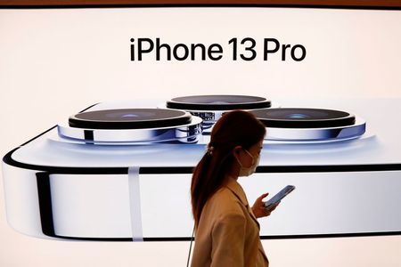 Apple prévient ses fournisseurs d'un ralentissement de la demande pour l'iPhone 13, selon la presse